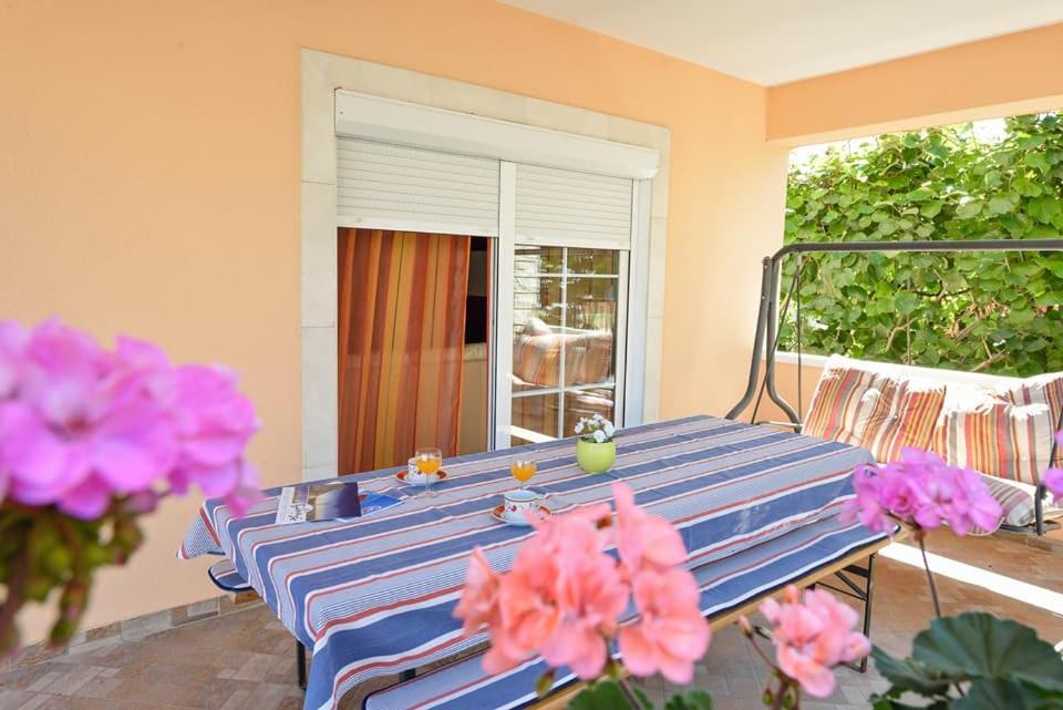 Sreca Apartment Near Beach With Bbq Bibinje Exterior foto