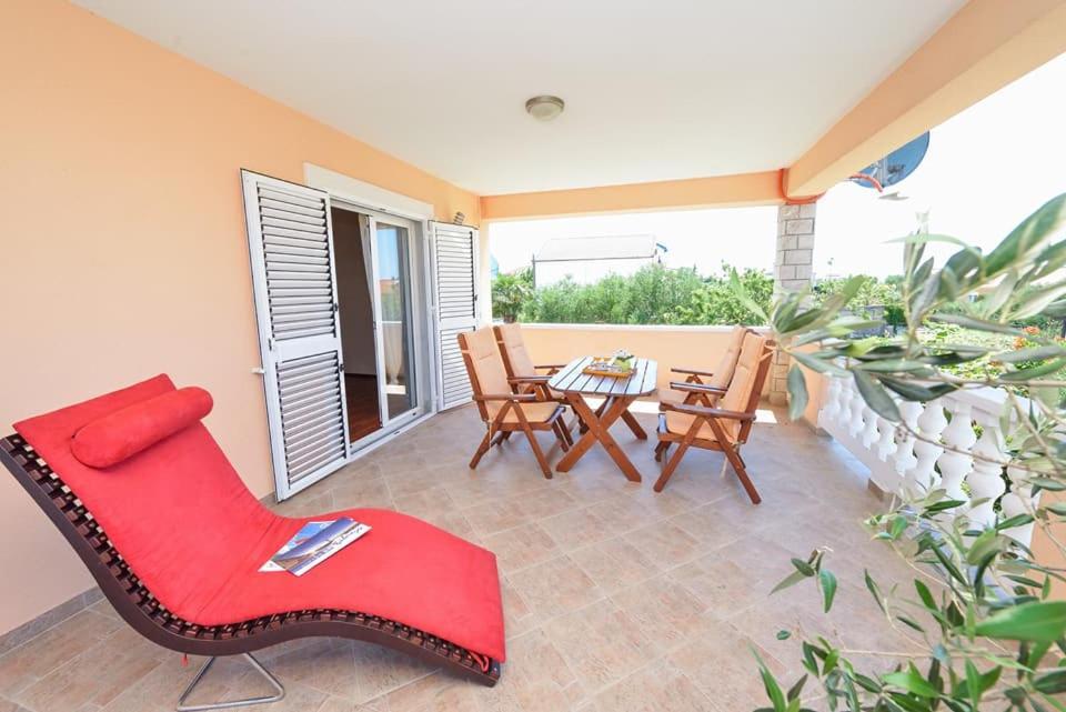 Sreca Apartment Near Beach With Bbq Bibinje Exterior foto