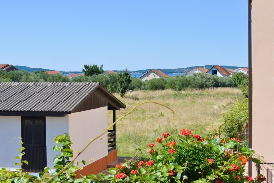 Sreca Apartment Near Beach With Bbq Bibinje Exterior foto