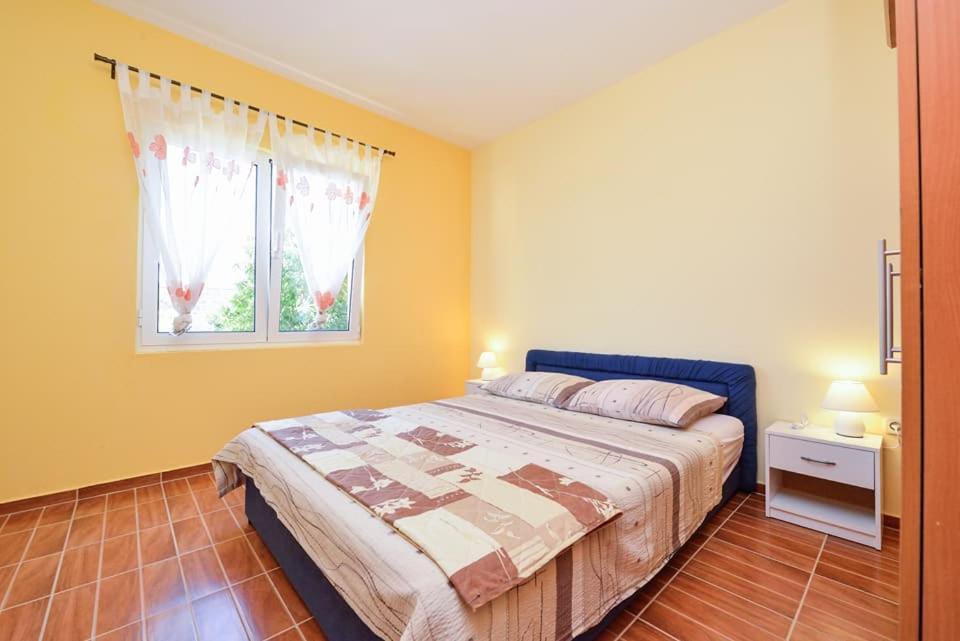 Sreca Apartment Near Beach With Bbq Bibinje Exterior foto