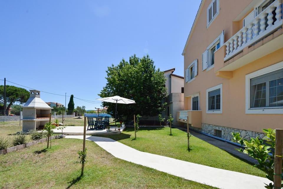 Sreca Apartment Near Beach With Bbq Bibinje Exterior foto