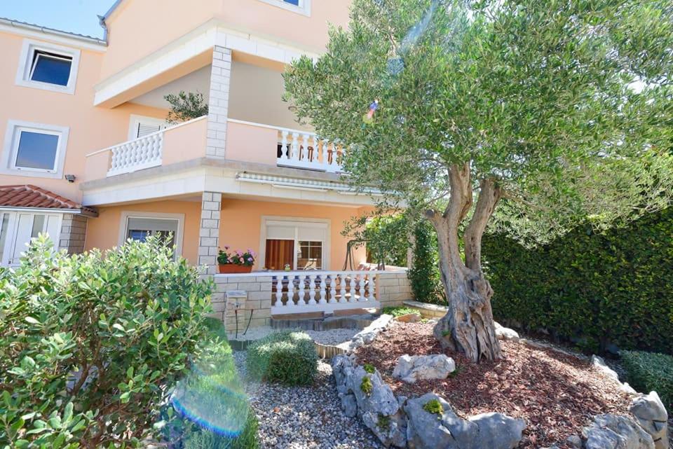 Sreca Apartment Near Beach With Bbq Bibinje Exterior foto