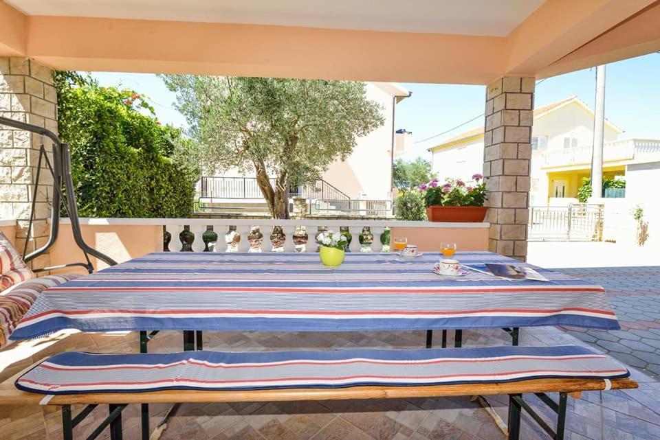 Sreca Apartment Near Beach With Bbq Bibinje Exterior foto