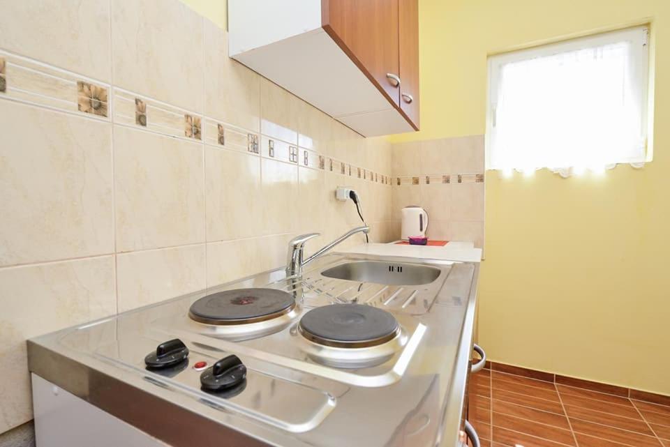 Sreca Apartment Near Beach With Bbq Bibinje Exterior foto